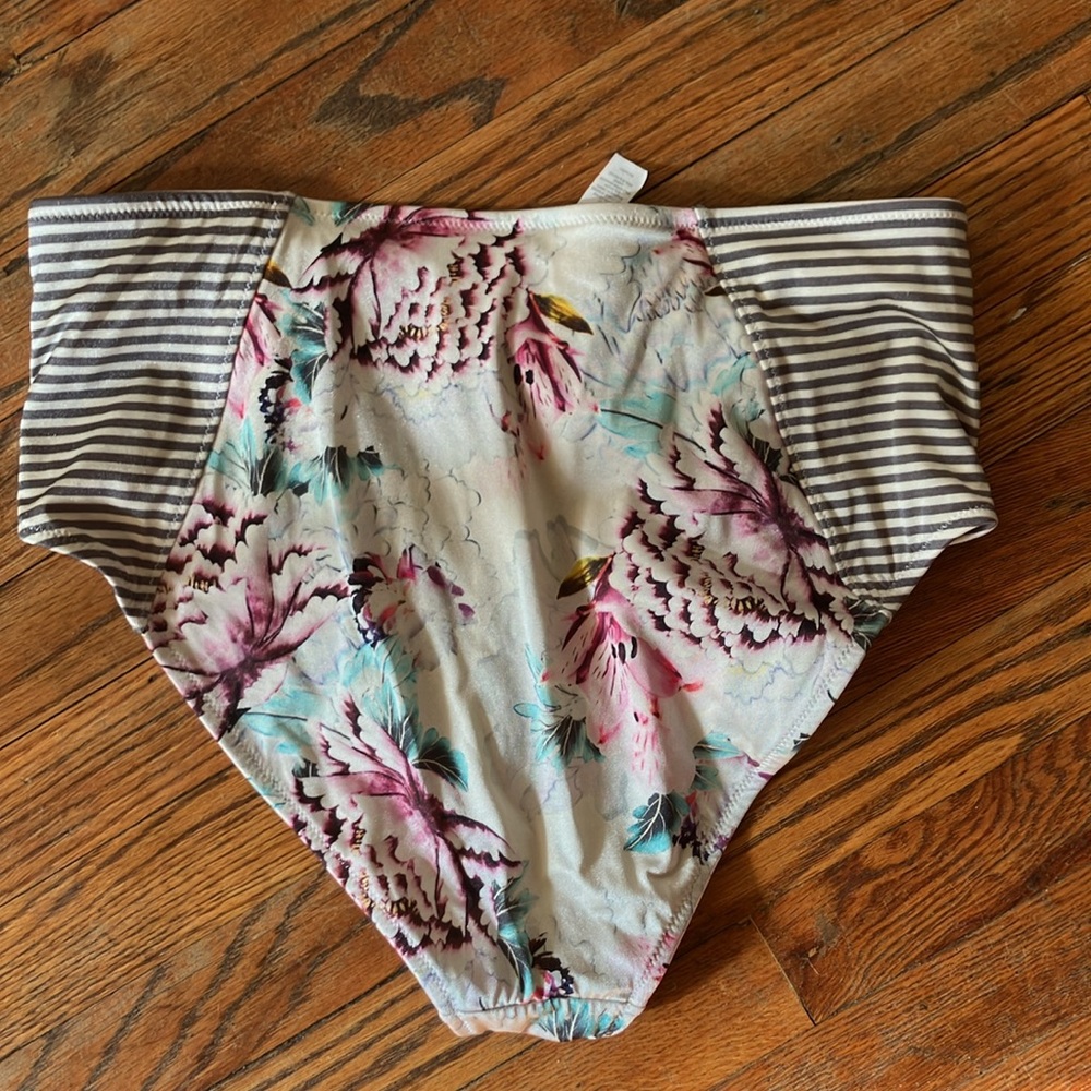 Athleta Floral Stripe High Waist Swim Bottoms - Picture 4 of 4